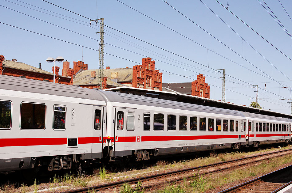 Ein Bpmmz im Bahnhof Stendal