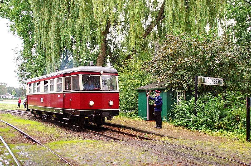 DEV T 44 im Bahnhof Heiligenberg