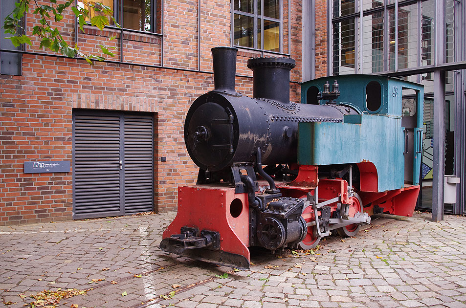 Dampflok Ottensener Industriebahn im Borselhof