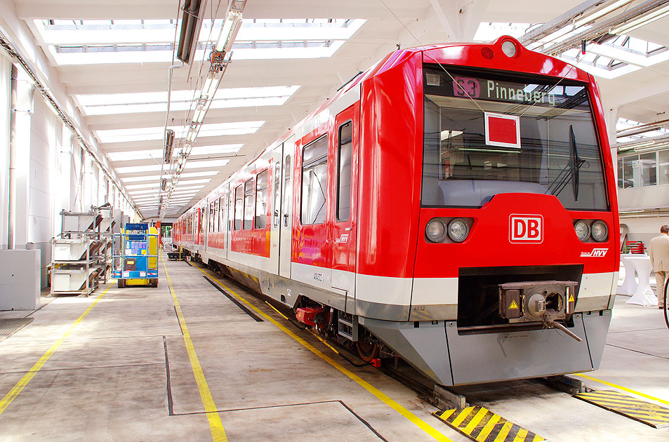 Der 474 Plus der Hamburger S-Bahn im Werk Ohlsdorf