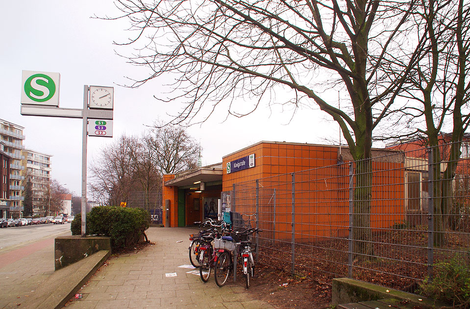 Der S-Bahn - Bahnhof Königstraße in Hamburg in Altona-Altstadt