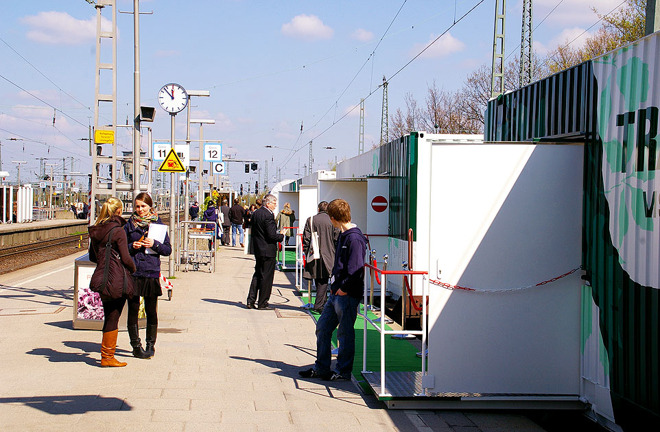 Der Zug der Ideen im Bahnhof Hamburg-Altona