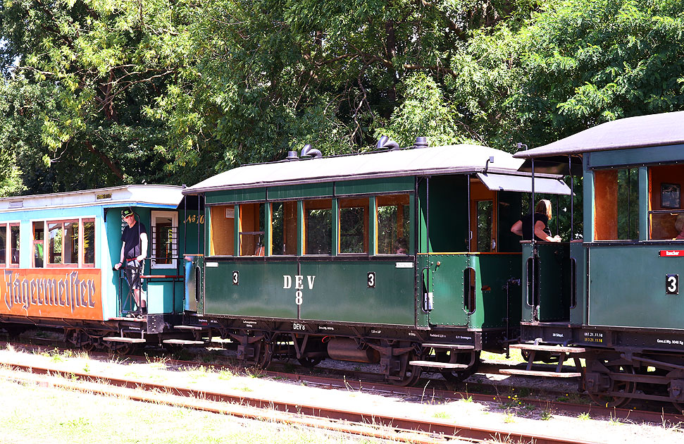 DEV Wagen 8 im Bahnhof Heiligenberg