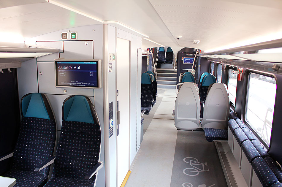 Ein Stadler 445 oder 0445 der Regionalbahn Schleswig-Holstein