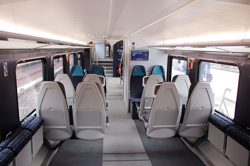 Ein Stadler 445 oder 0445 der Regionalbahn Schleswig-Holstein