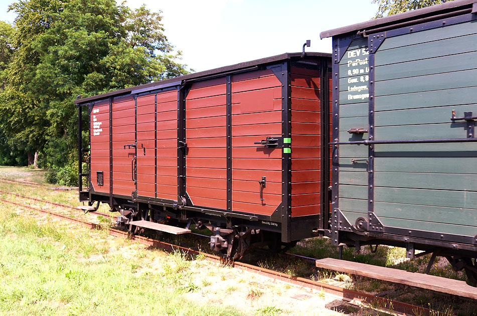 Der Güterwagen 138 vom DEV im Bahnhof Heiligenberg