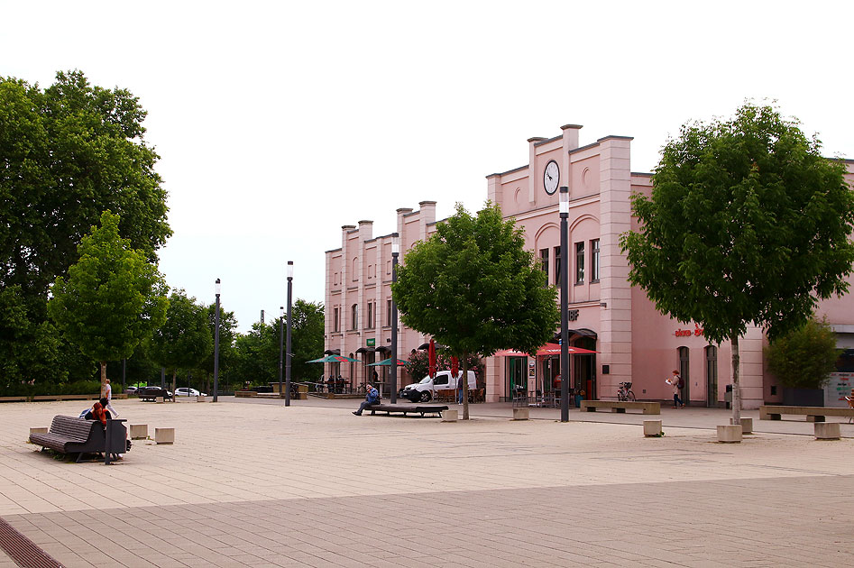 Das Bahnhofsgebäude von Brandenburg Hbf