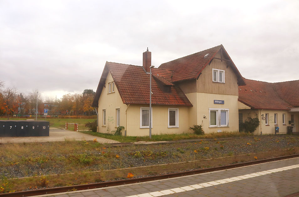 Der Bahnhof Wittingen an der Bahnstrecke von Uelzen nach Braunschweig Hbf