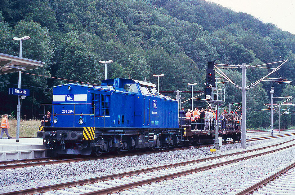 Die Pressnitztalbahn 204 010-6 im Bahnhof Tharandt bei einem Pressetermin