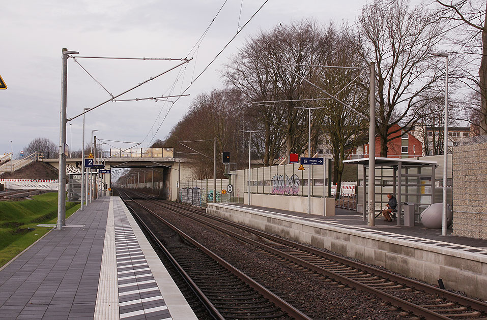 Der Bahnhof Lübeck-Moisling an der Bahnstrecke von Hamburg nach Lübeck