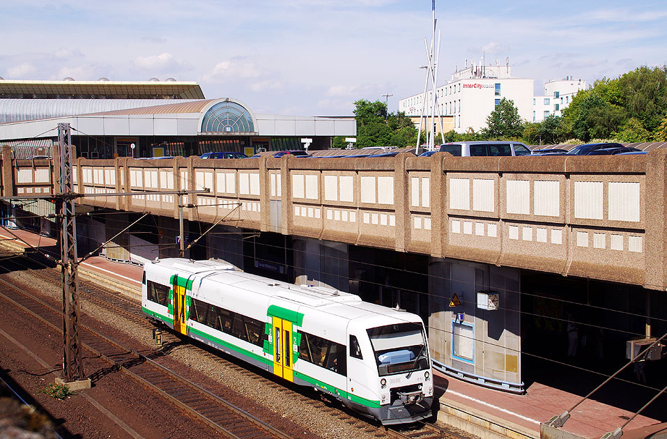 Ein Regioshuttle der Vogtlandbahn im Bahnhof Kassel-Wilhelmshöhe