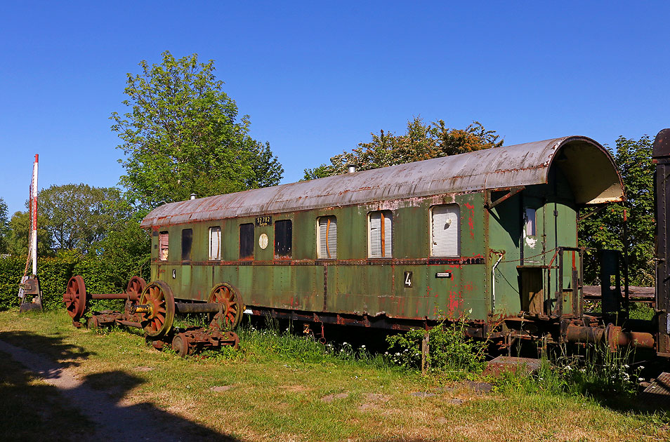 Eine Donnerbüchse im Bahnhof Schönberger Strand