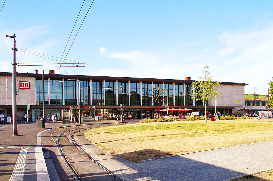 Das Empfangsgebäude Würzburg Hbf