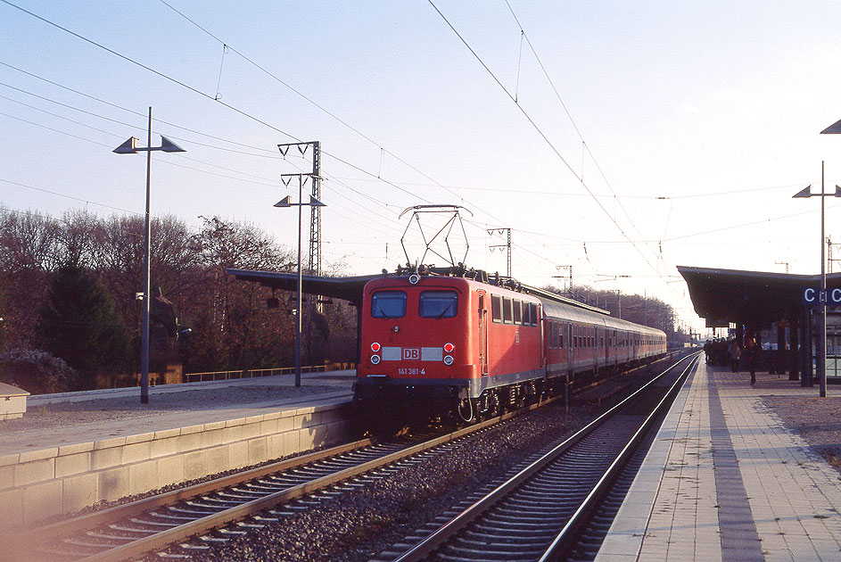 Die 141 381-4 im Bahnhof Hannover Bismarckstraße