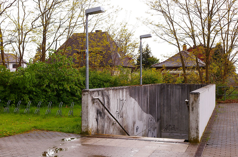 Bahnsteig-Unterführung im Bahnhof Wieren