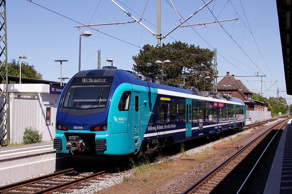 Ein Nordbahn Akkutriebwagen im Bahnhof Bad Oldesloe