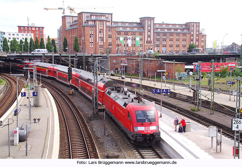 DB Baureihe 182 im Hamburger Hauptbahnhof