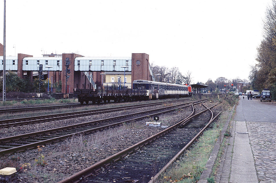 Der 471 040 in Ahrensburg auf der Fahrt zur Verschrottung