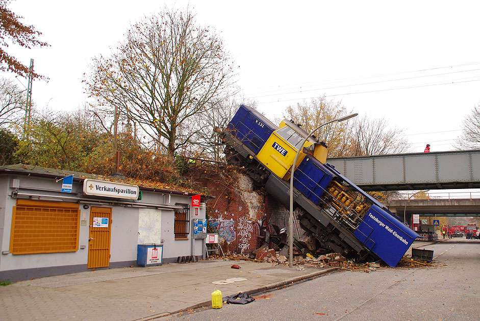 Entgleiste TWE Lok V 131 in Hamburg Mittlerer-Landweg