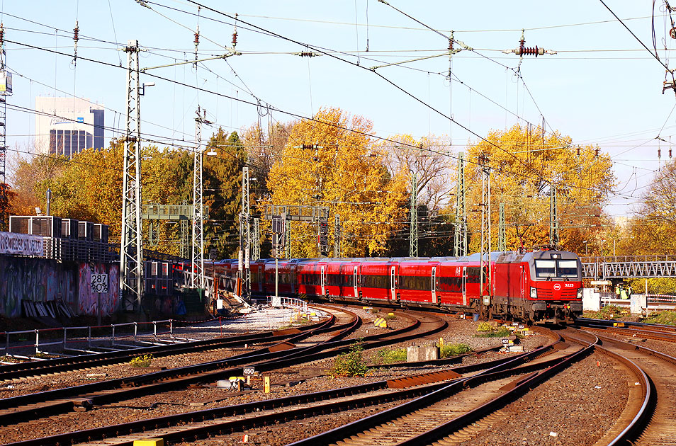 DSB Baureihe EB mit Talgo in Hamburg Hbf