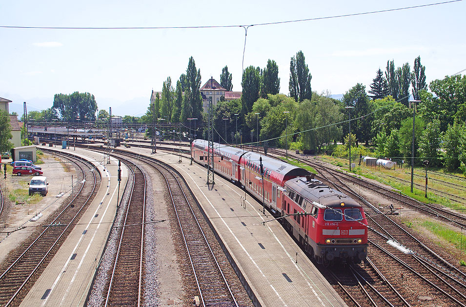 Die 218 438-0 in Lindau Hbf