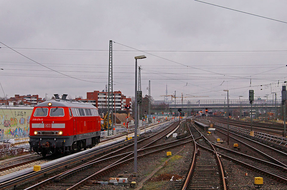 Die 218 474 im Bahnhof Hamburg-Eidelstedt