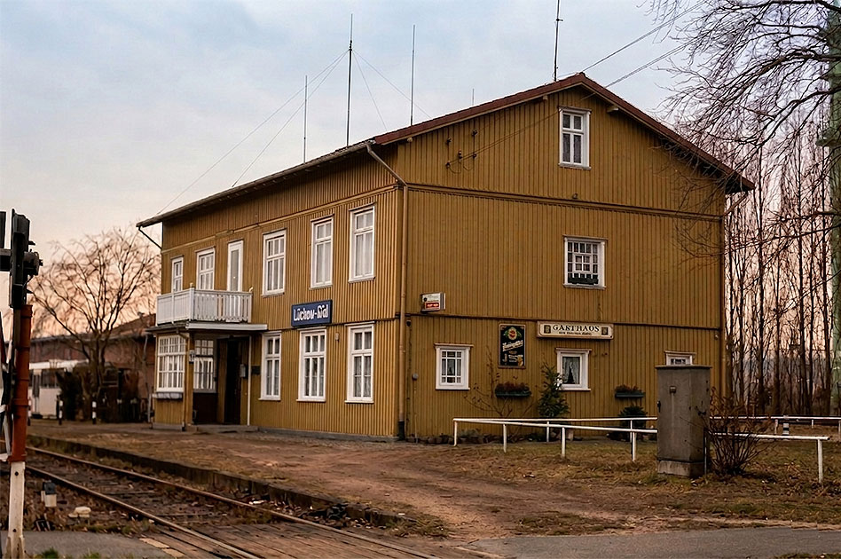Das Bahnhofsgeb&auml;ude L&uuml;chow S&uuml;d der L&uuml;chow-Schmarsauer Eisenbahn