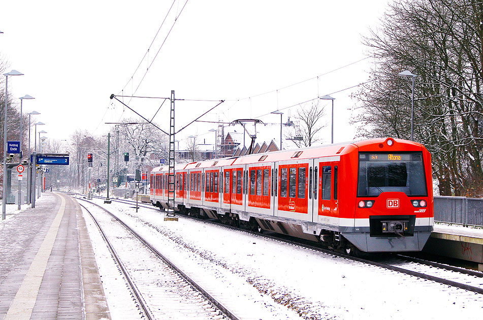 Der Jubil&auml;umszug Anl&auml;sslich 10 Jahre S-Bahn nach Stade im Bahnhof Horneburg