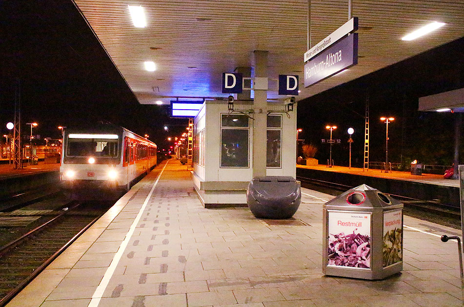 Der Syltshuttle Plus in Hamburg-Altona die Baureihe 628 als Wanderd&uuml;ne