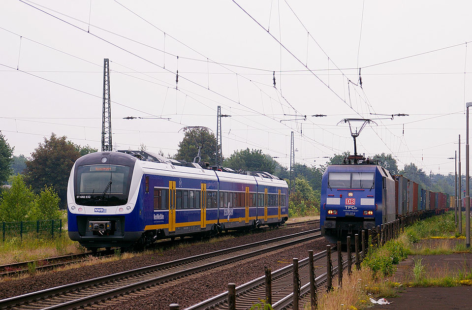 Ein Nordwestbahn Triebwagen der Regio-S-Bahn Bremen im Bahnhof Winsen an der Luhe