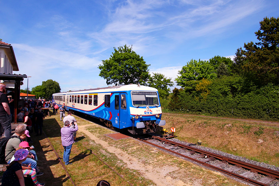 Ein 628 von der EVB im Bahnhof Gnarrenburg