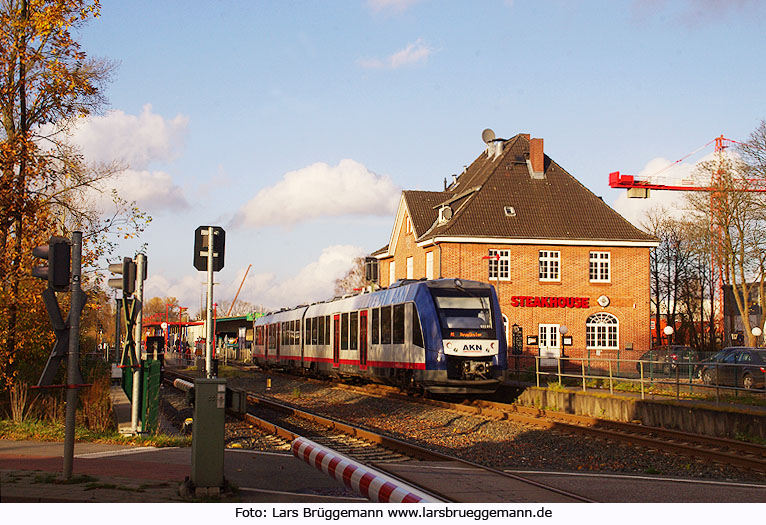 AKN Lint im Bahnhof Schnelsen in Hamburg