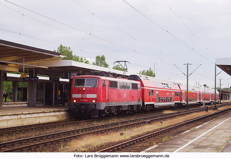 DB Baureihe 111 in Braunschweig Hbf mit RE