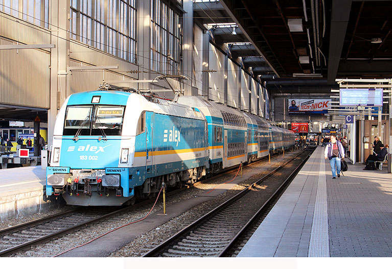 Der Alex in München Hbf mit der 183 002