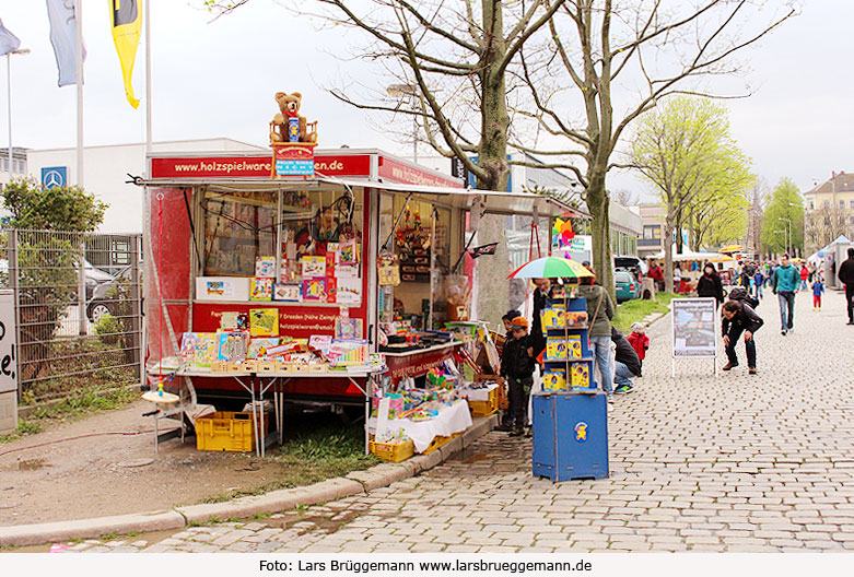 Jahrmarktbuden auf dem Dampfloktreffen in Dresden