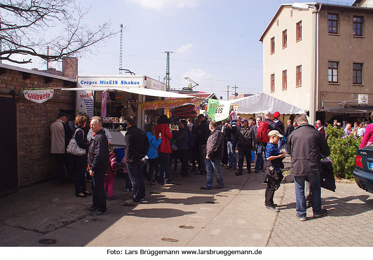 Jahrmarktbuden auf dem Dampfloktreffen in Dresden