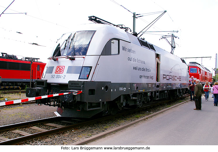 Die DB Lok 182 004-2 im Güterbahnhof Seelze