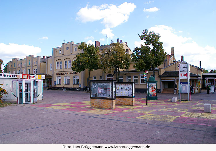 Das Bahnhofsgebäude von Brandenburg Hbf