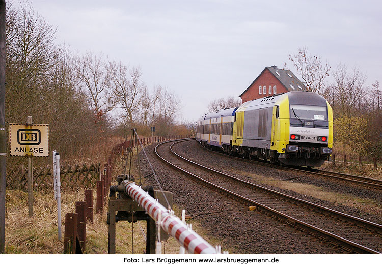 NOB Zug im Bahnhof Friedrichstadt