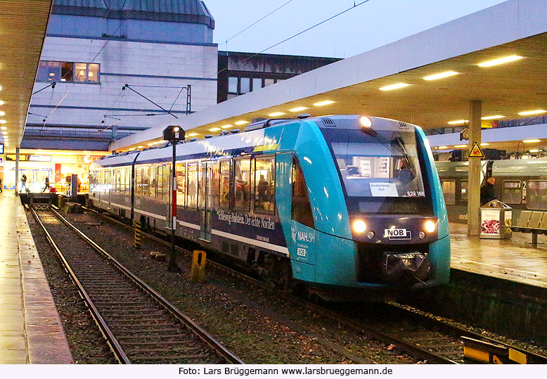 Foto DB Baureihe 622 als Eilzug von Hamburg nach Westerland