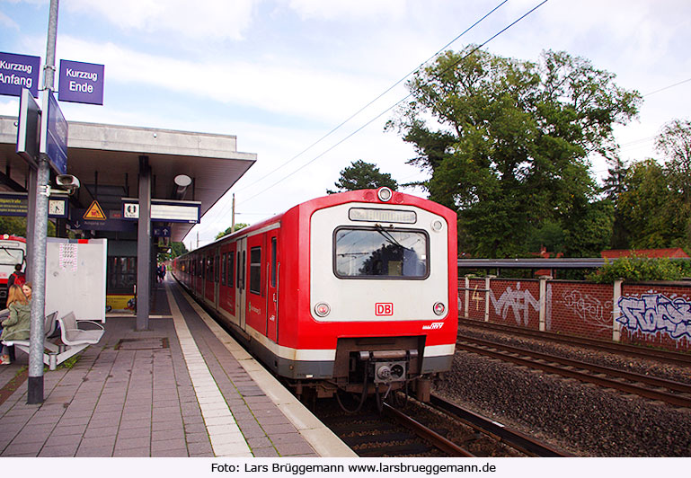 S-Bahn im Bahnhof Reinbek