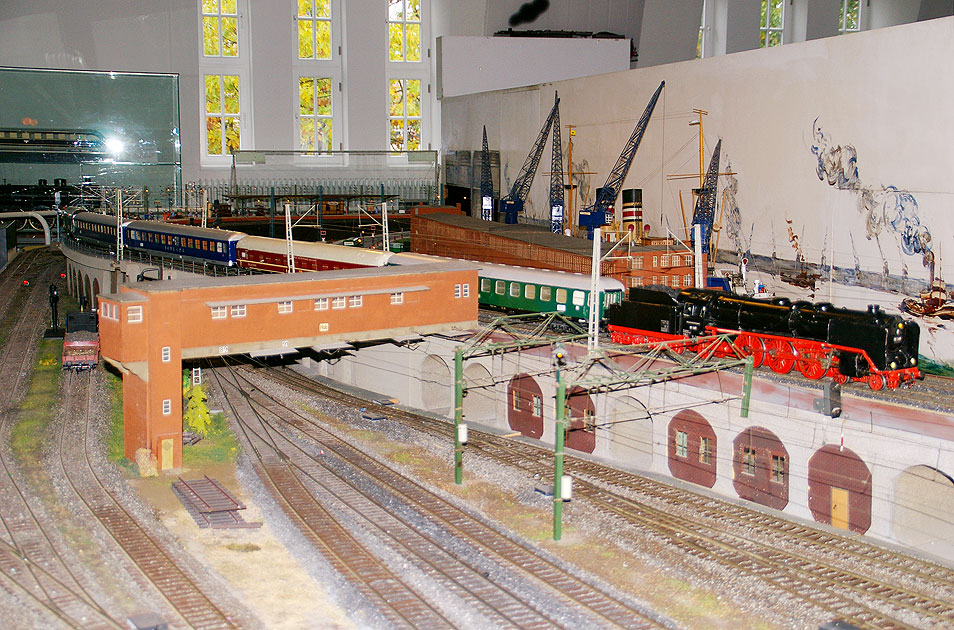 Die Pfeilerbahn im Nachbau bei MEHEV im Museum für Hamburgische Geschichte