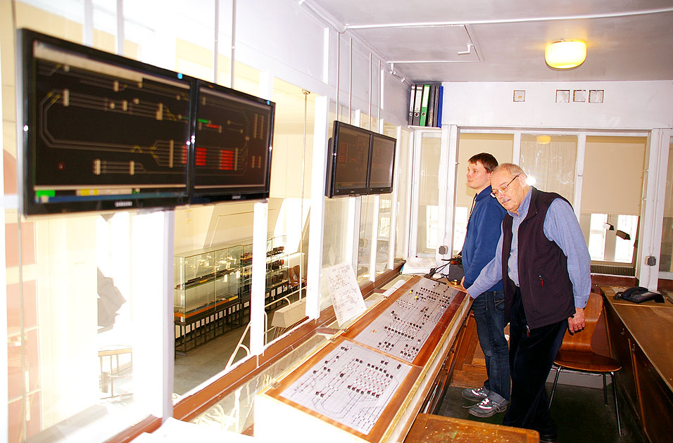 Das Stellwerk der MEHEV Modellbahn im Muuseum für Hamburgische Geschichte