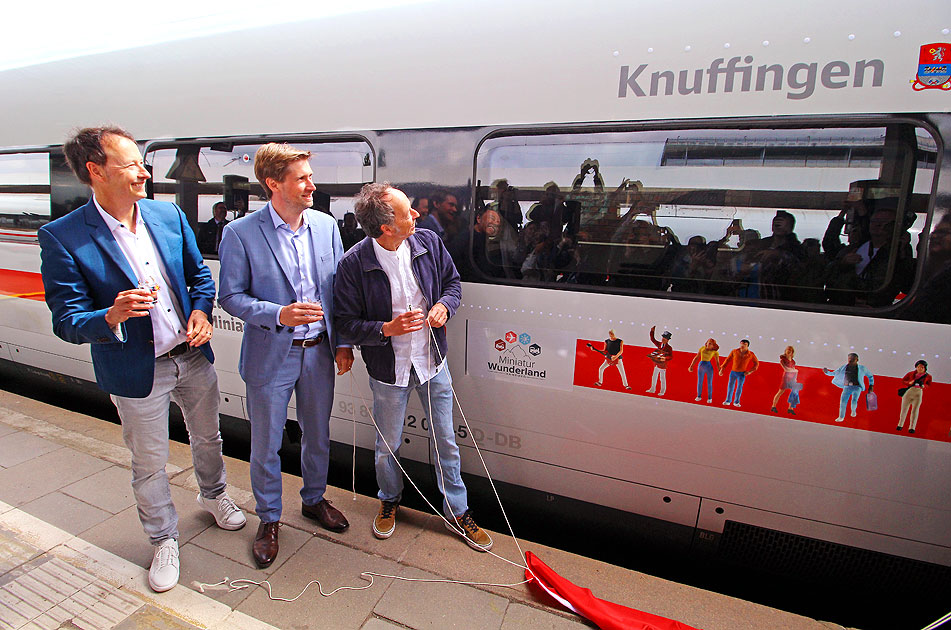 Die ICE Taufe Knuffingen im Bahnhof Hamburg-Altona