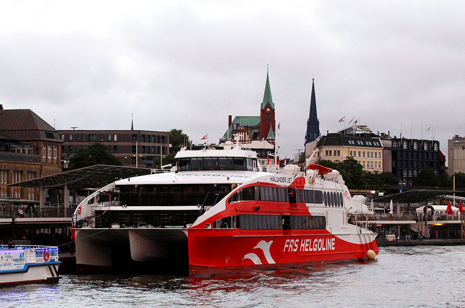 Das Halunder Jet der FRS Helgoline in Hamburg