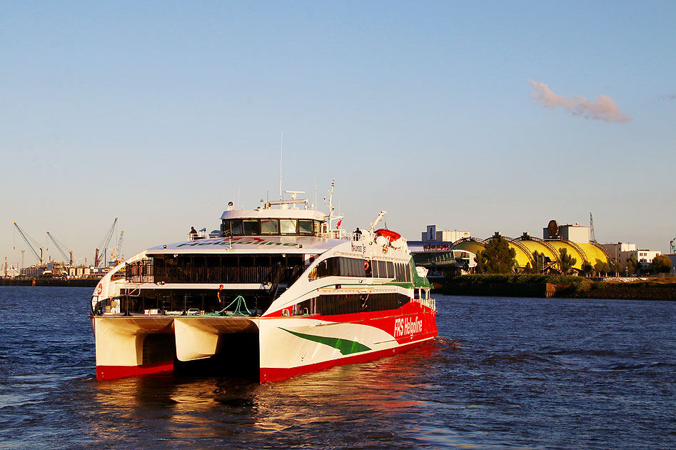 Das Halunder Jet der FRS Helgoline in Hamburg