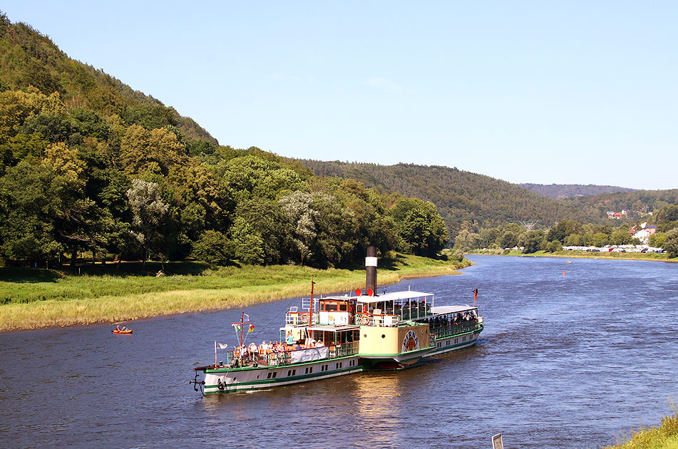 Der SDG Raddampfer Pirna in Königstein im Elbtal