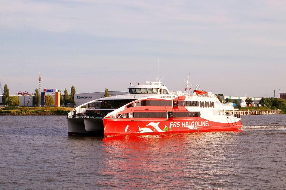 Das Halunder Jet der FRS Helgoline in Hamburg