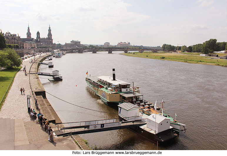 Das Schiff Kurort Rathen der Sächsischen Dampfschifffahrt in Dresden