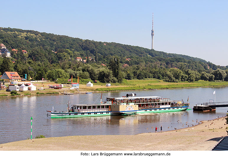 Das Schiff Meissen der Sächsischen Dampfschiffahrt am Blauen Wunder